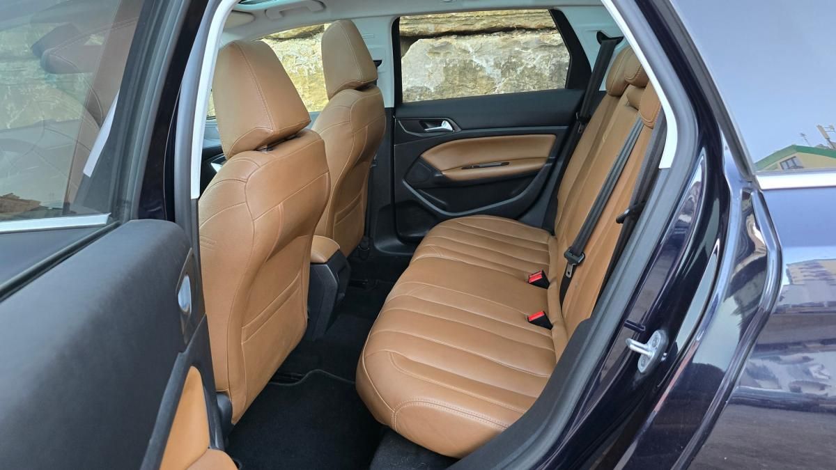 peugeot-308-sw-2015-diesel-1560cc