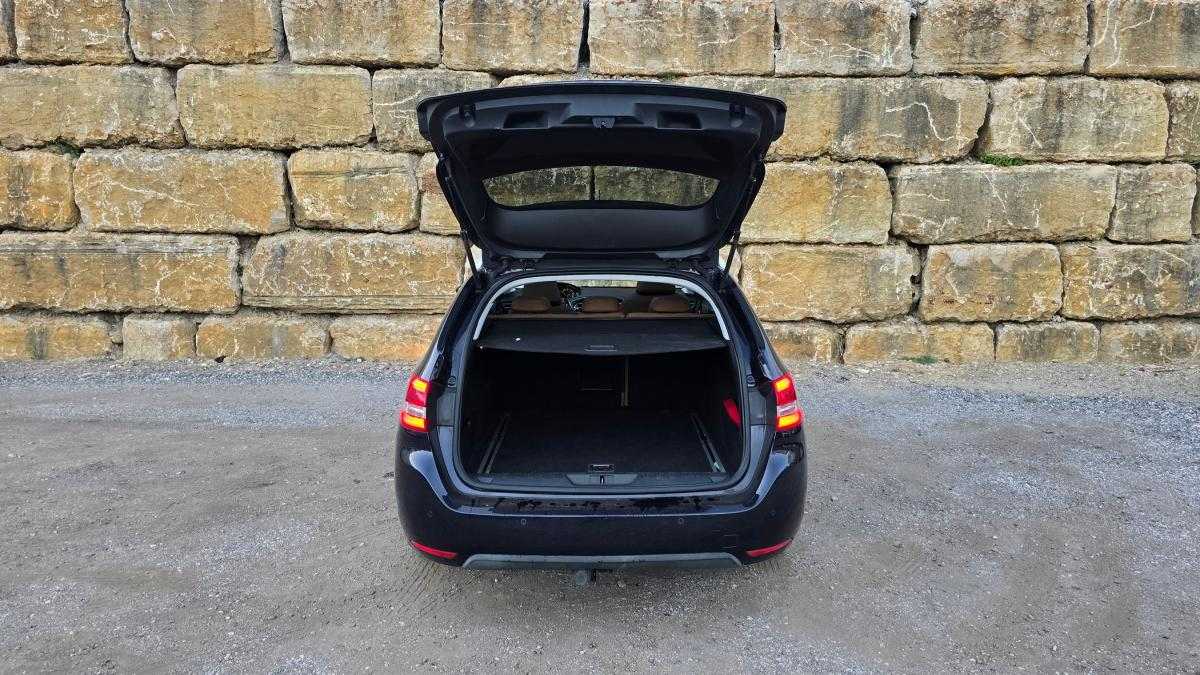 peugeot-308-sw-2015-diesel-1560cc