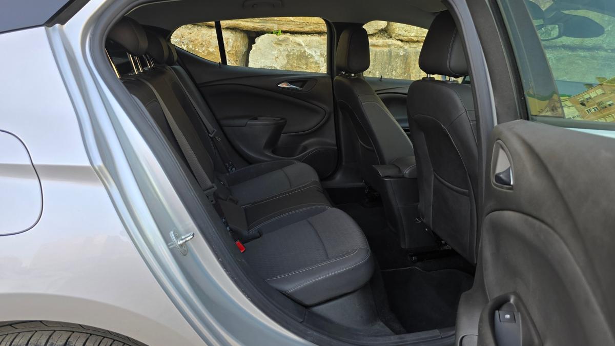 opel-astra-2019-gasolina-999cc