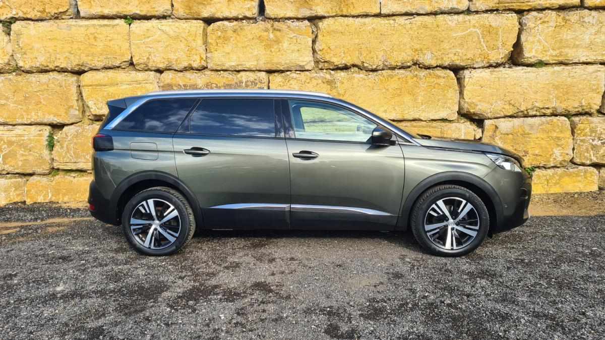 peugeot-5008-2019-diesel-1499cc