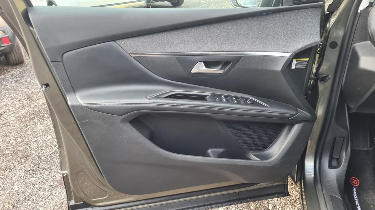 peugeot-5008-2019-diesel-1499cc