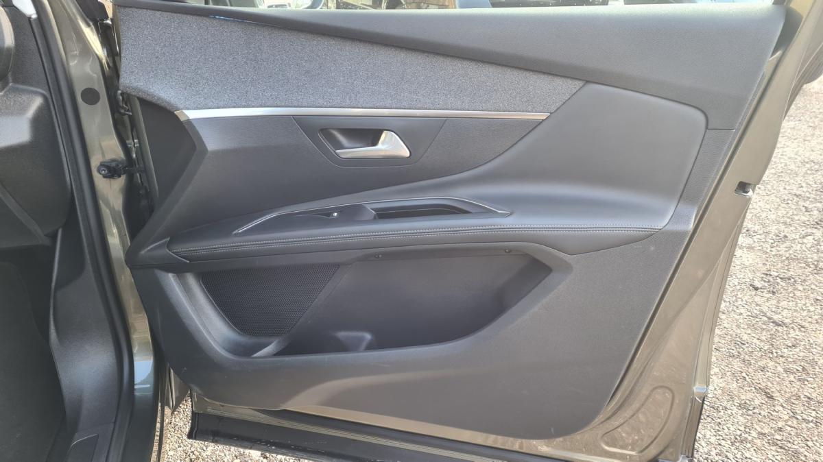 peugeot-5008-2019-diesel-1499cc