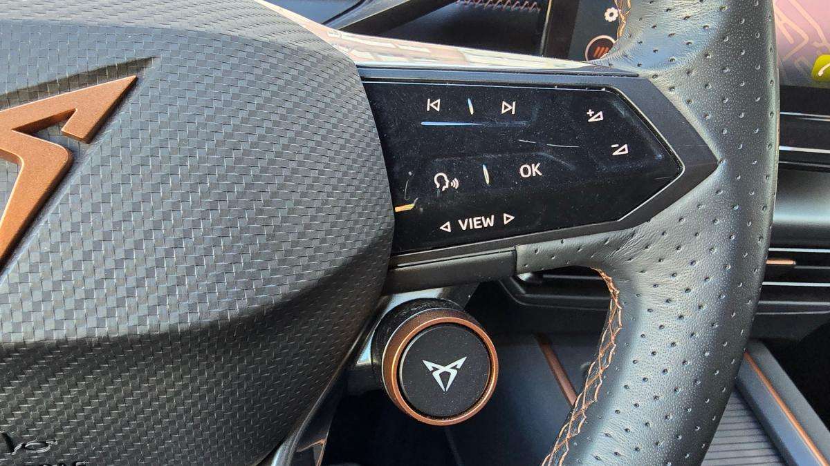 cupra-born-2023-eletrico-0cc