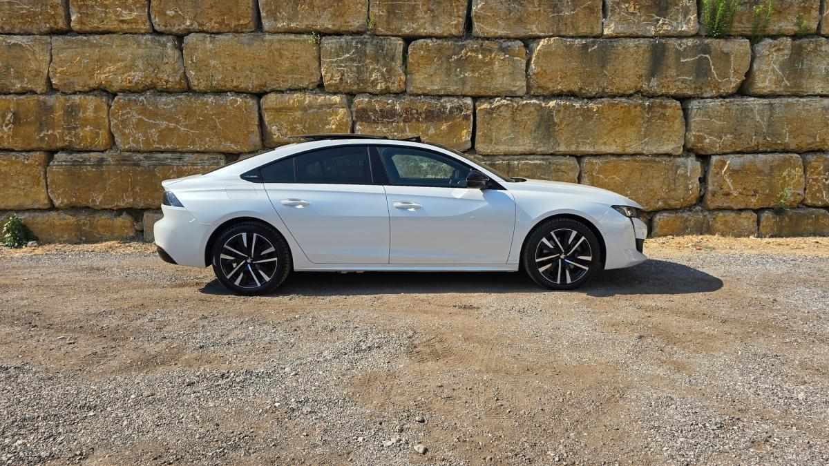 peugeot-508-2022-hibrido-a-gasolina-1598cc