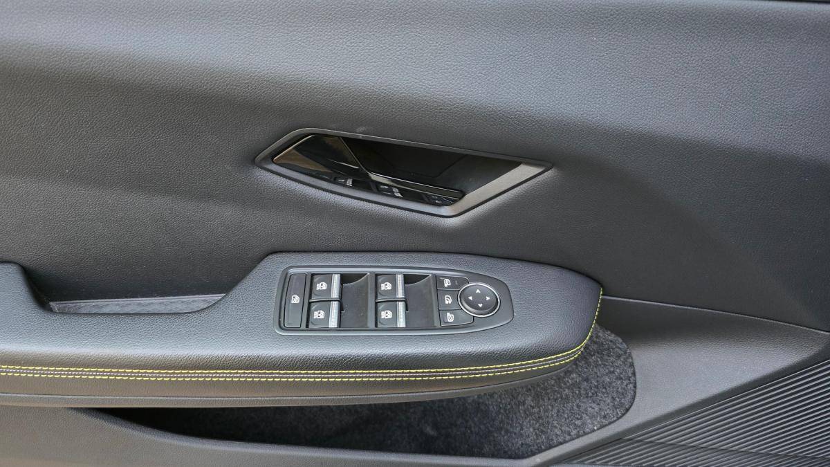 renault-megane-e-tech-2023-eletrico-0cc