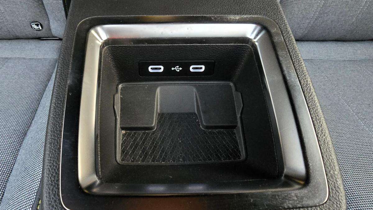 renault-megane-e-tech-2023-eletrico-0cc