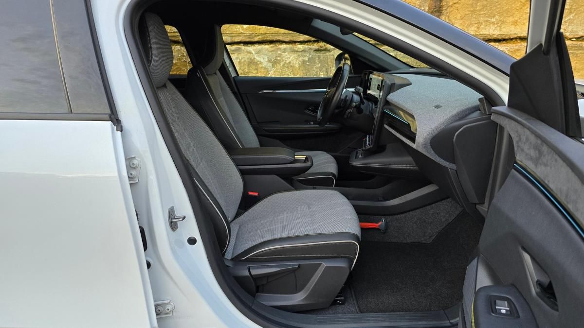 renault-megane-e-tech-2023-eletrico-0cc