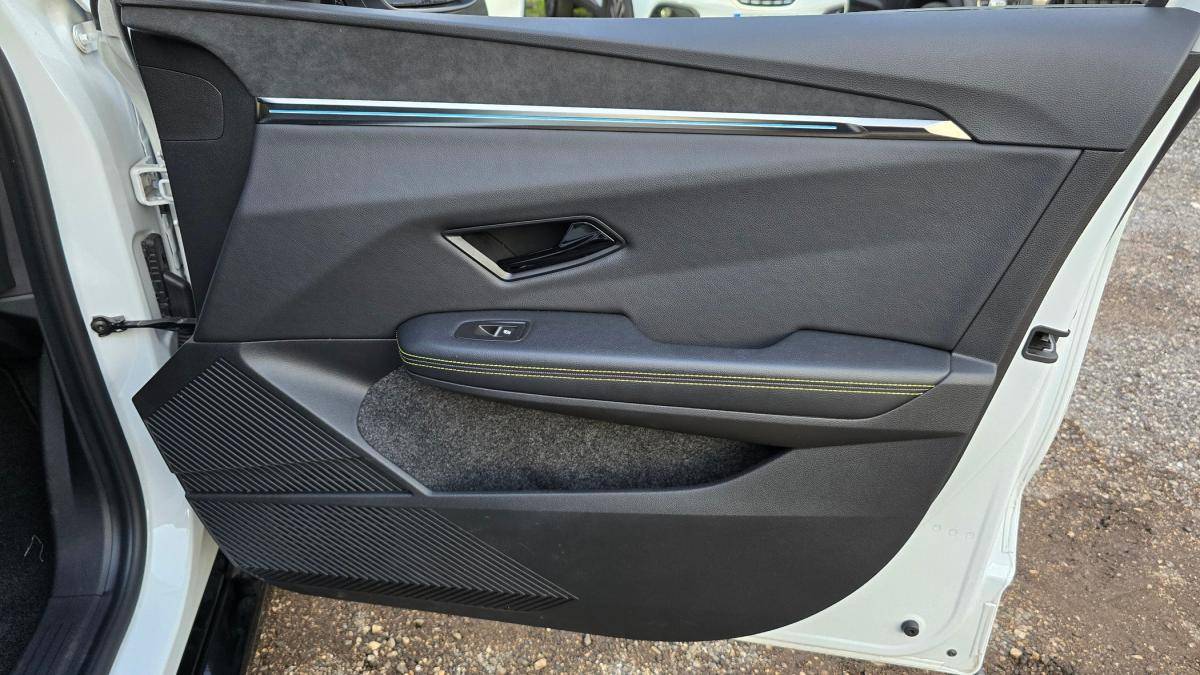 renault-megane-e-tech-2023-eletrico-0cc