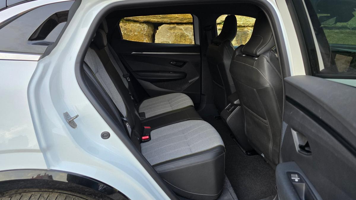 renault-megane-e-tech-2023-eletrico-0cc