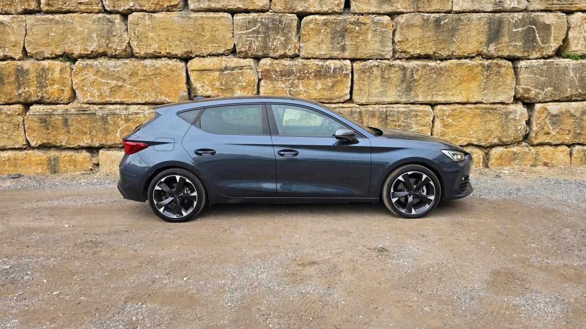 cupra-leon-2023-hibrido-a-gasolina-1395cc