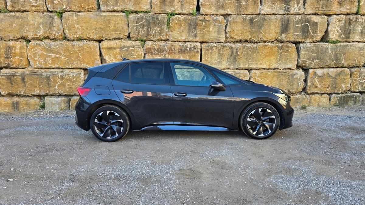 cupra-born-2023-eletrico-0cc
