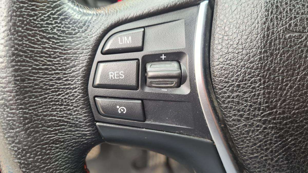 bmw-serie-1-118d-2017-diesel-1995cc
