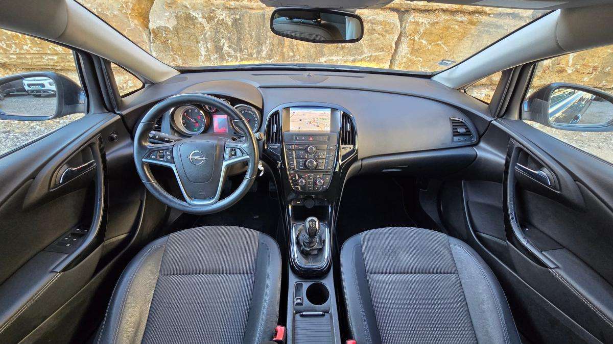 opel-astra-sport-tourer-2016-diesel-1598cc