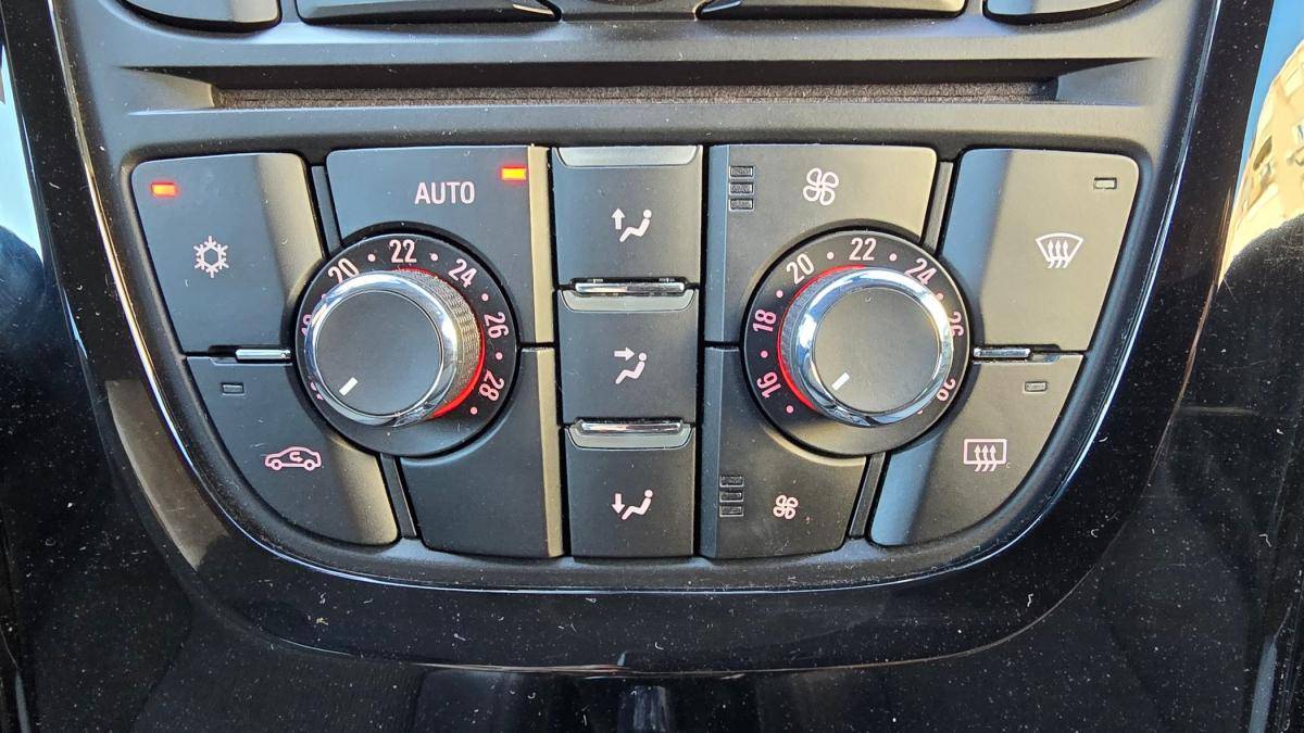 opel-astra-sport-tourer-2016-diesel-1598cc