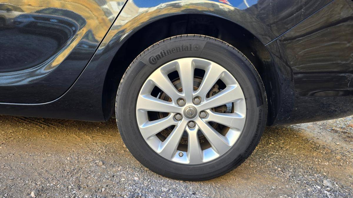 opel-astra-sport-tourer-2016-diesel-1598cc