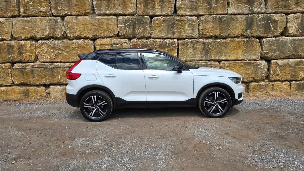volvo-xc40-2021-hibrido-a-gasolina-1477cc