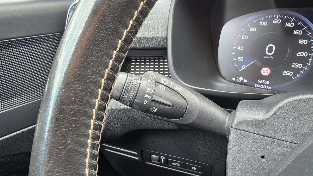 volvo-xc40-2021-hibrido-a-gasolina-1477cc