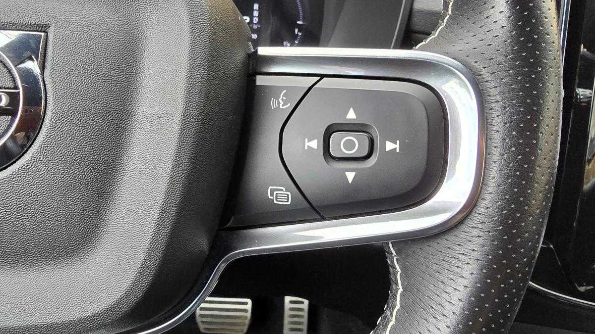 volvo-xc40-2021-hibrido-a-gasolina-1477cc