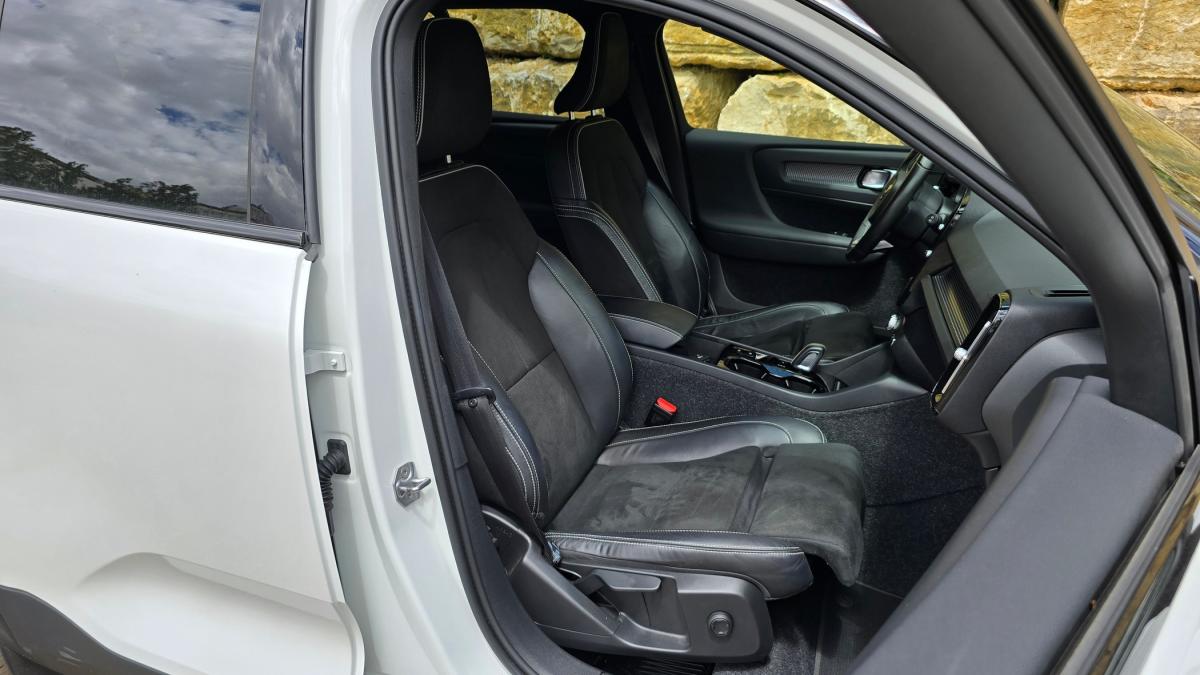 volvo-xc40-2021-hibrido-a-gasolina-1477cc