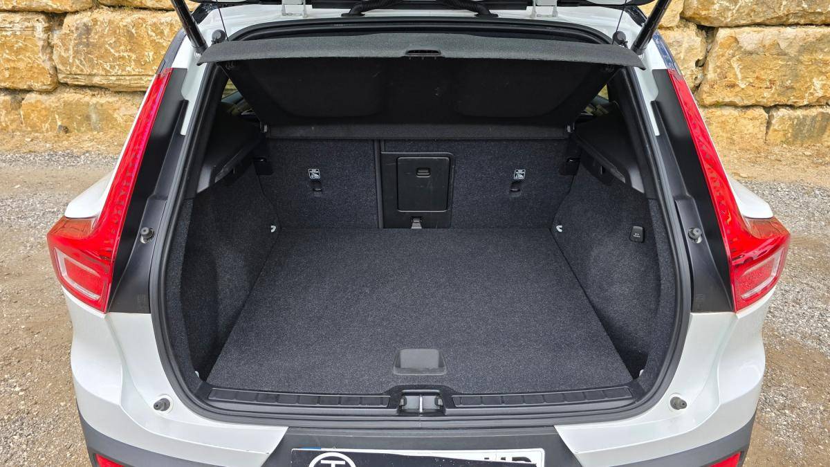 volvo-xc40-2021-hibrido-a-gasolina-1477cc