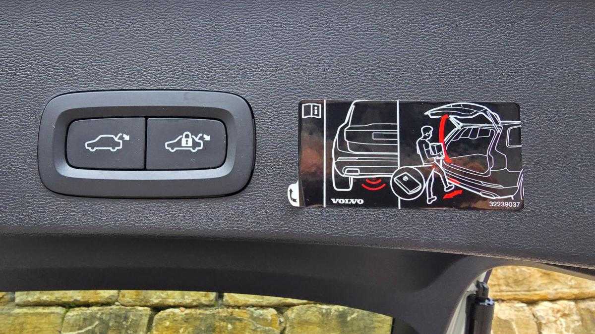 volvo-xc40-2021-hibrido-a-gasolina-1477cc