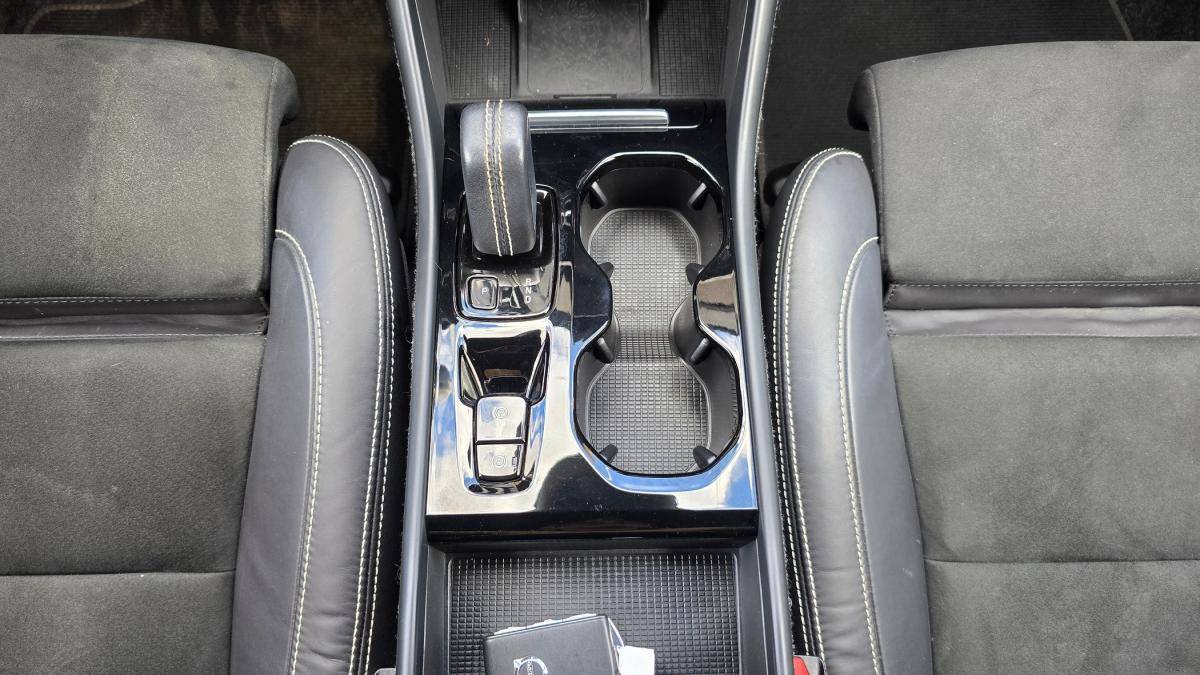 volvo-xc40-2021-hibrido-a-gasolina-1477cc