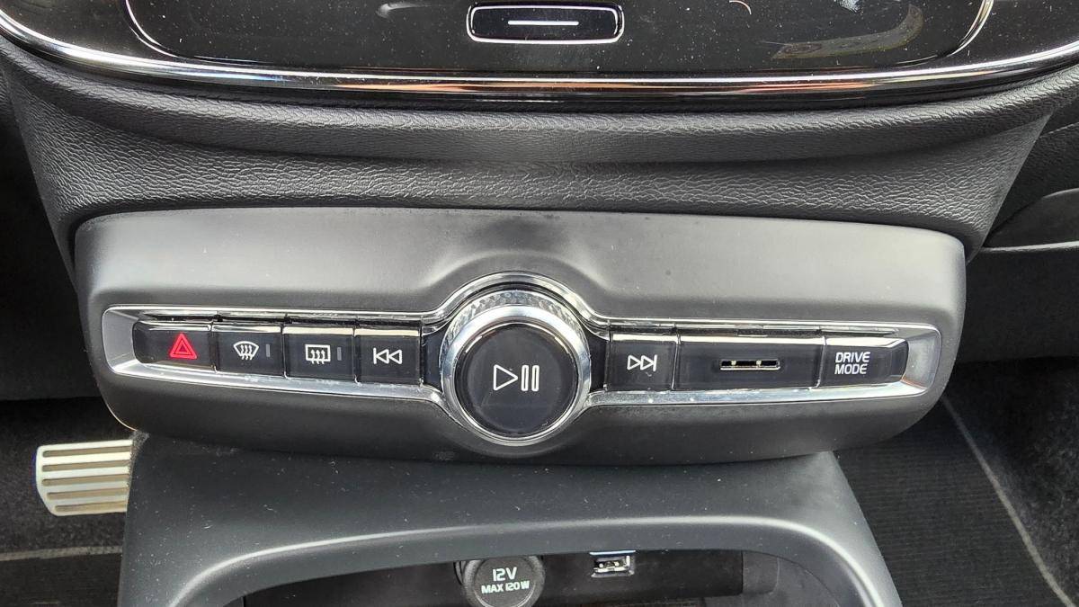volvo-xc40-2021-hibrido-a-gasolina-1477cc