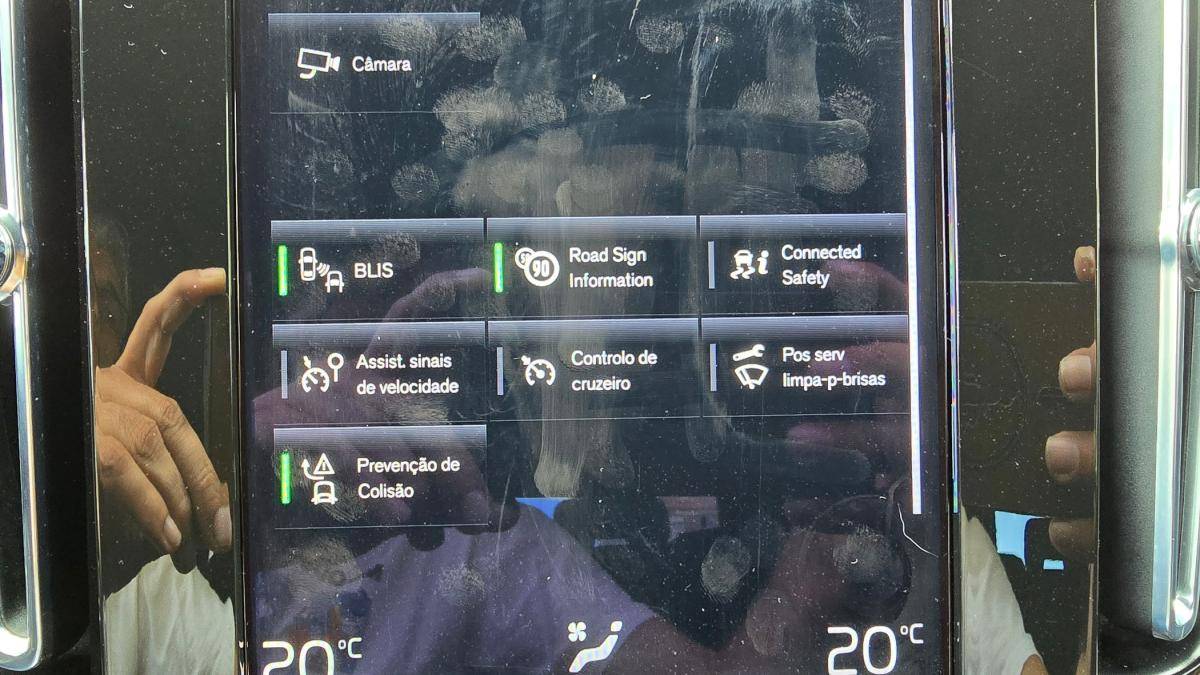volvo-xc40-2021-hibrido-a-gasolina-1477cc