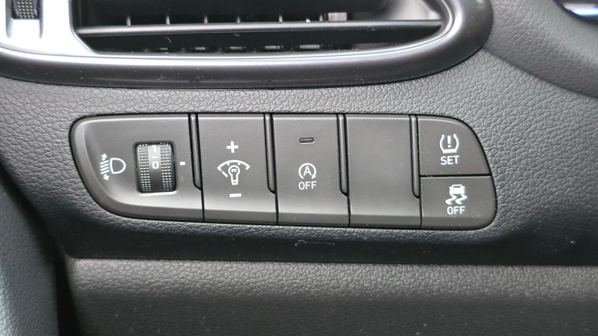 hyundai-i30-sw-2021-gasolina-998cc