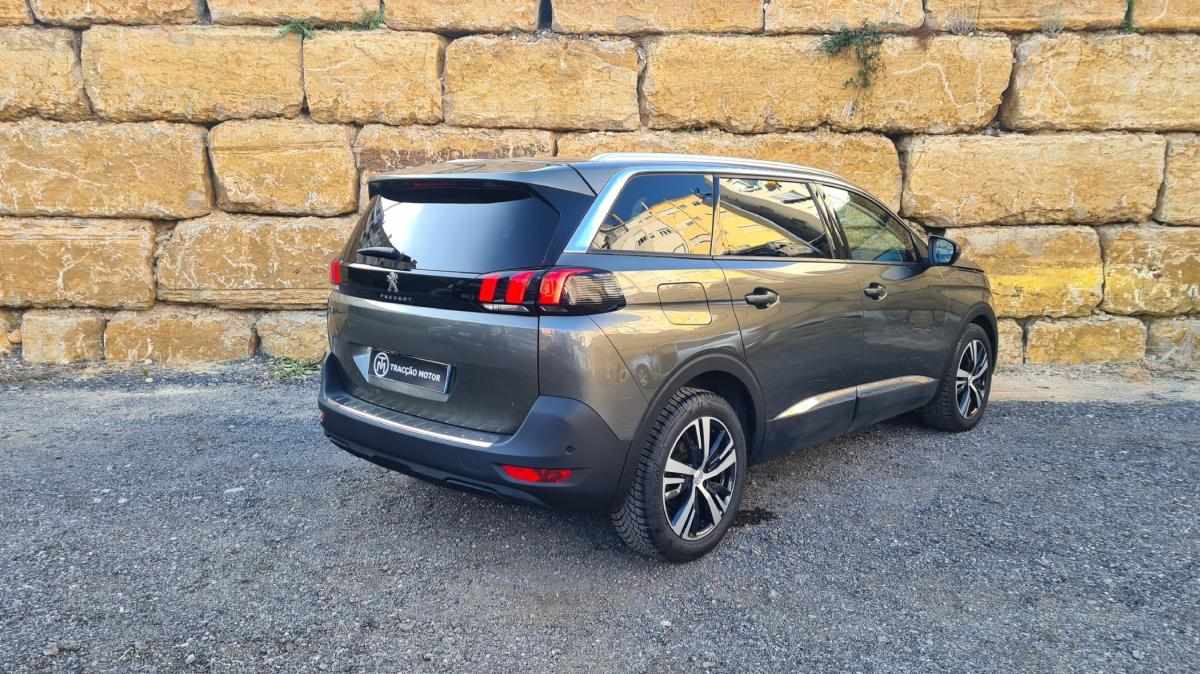 peugeot-5008-2018-diesel-1499cc