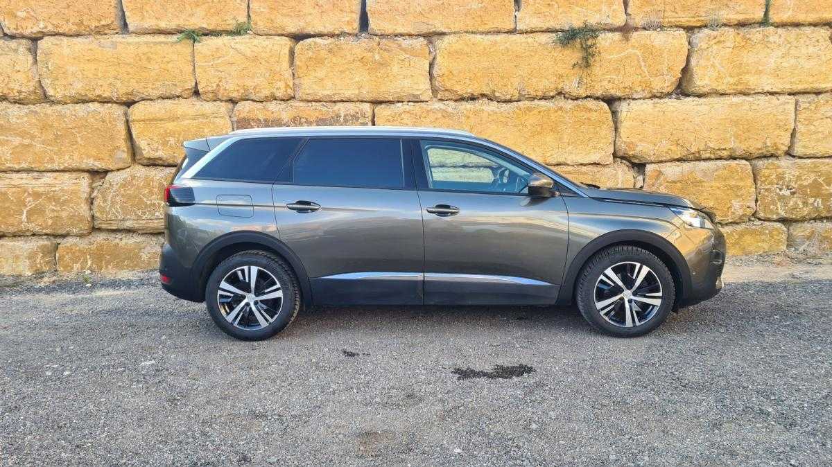 peugeot-5008-2018-diesel-1499cc