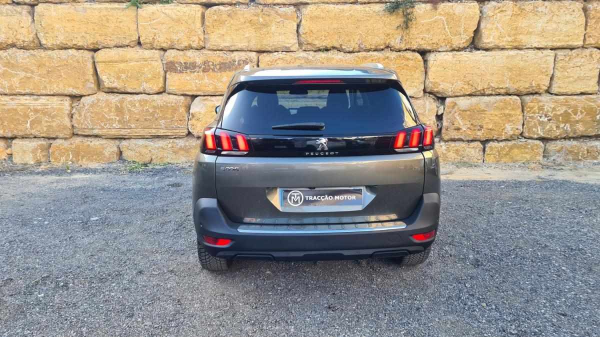 peugeot-5008-2018-diesel-1499cc