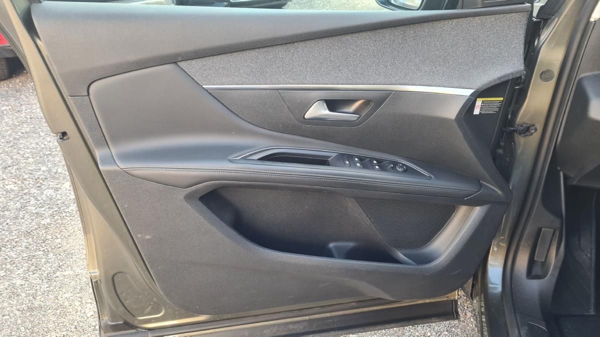 peugeot-5008-2018-diesel-1499cc