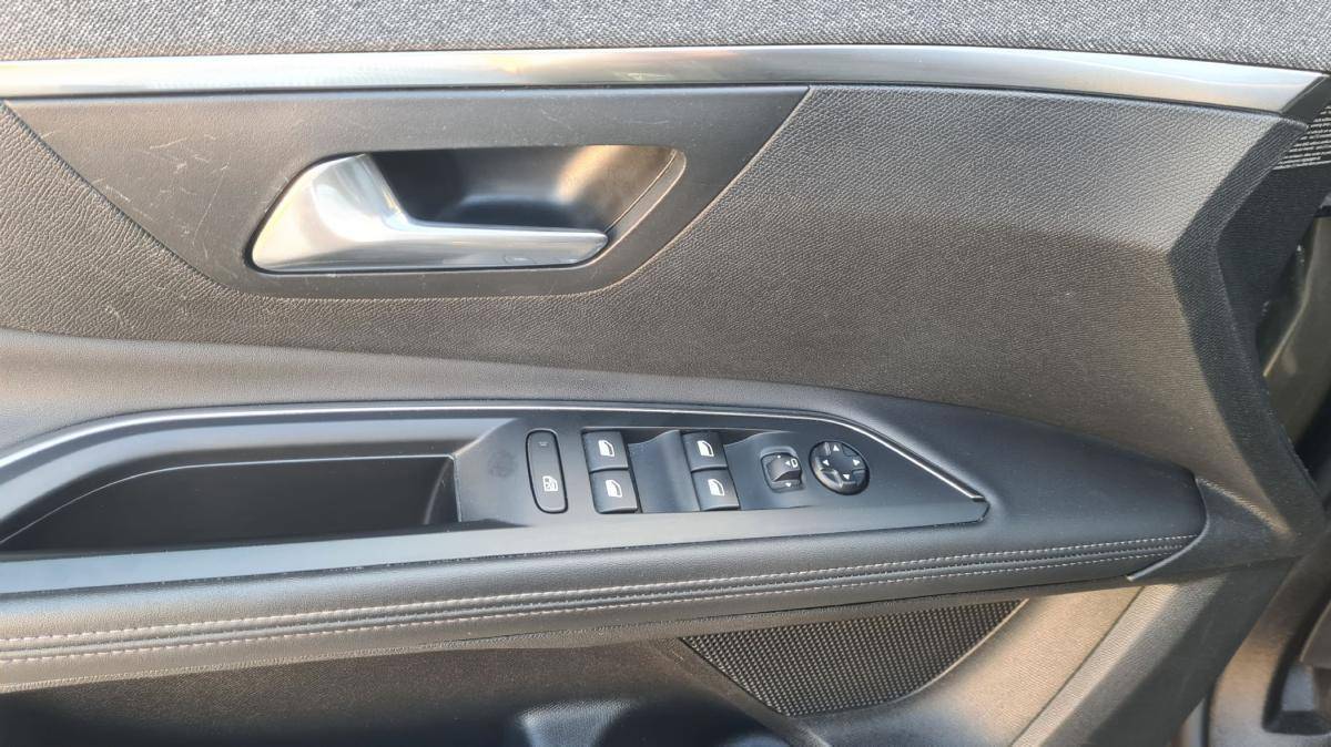 peugeot-5008-2018-diesel-1499cc