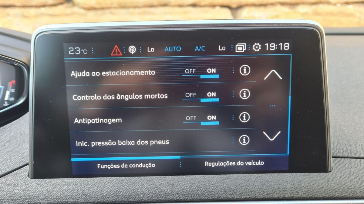 peugeot-5008-2018-diesel-1499cc