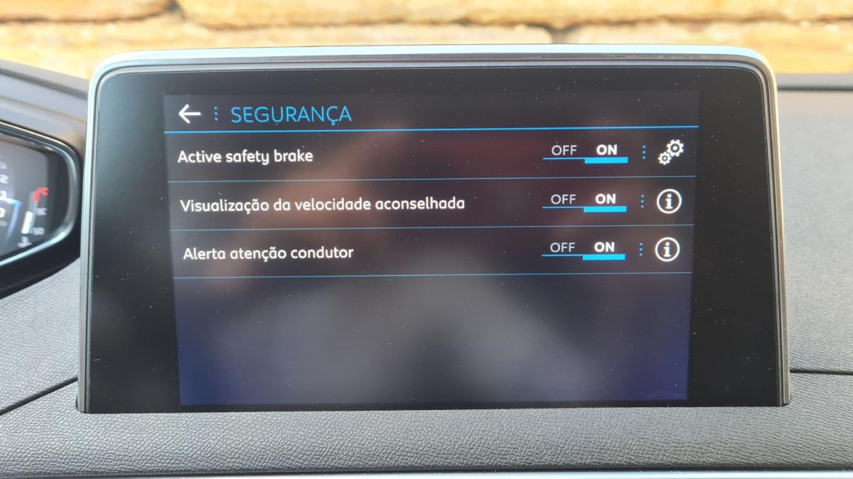 peugeot-5008-2018-diesel-1499cc