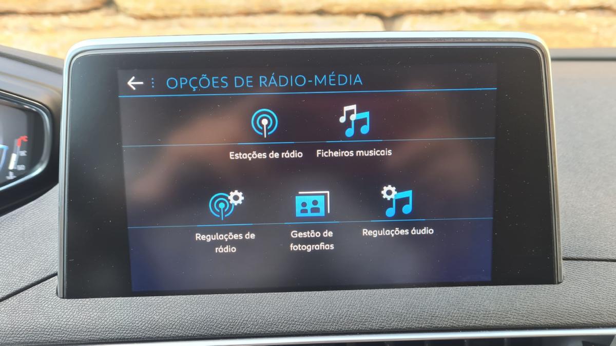peugeot-5008-2018-diesel-1499cc