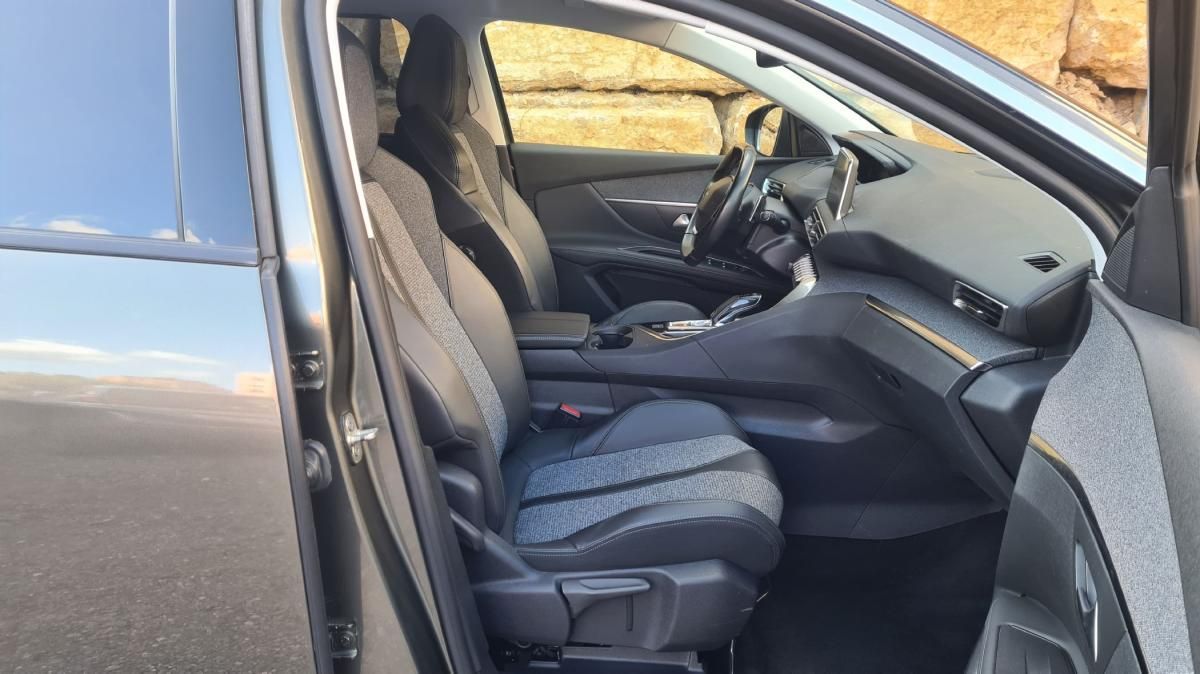 peugeot-5008-2018-diesel-1499cc