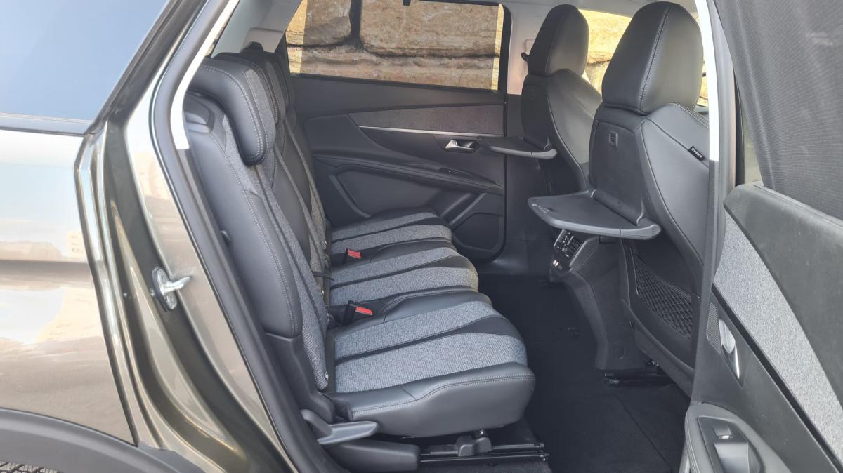 peugeot-5008-2018-diesel-1499cc