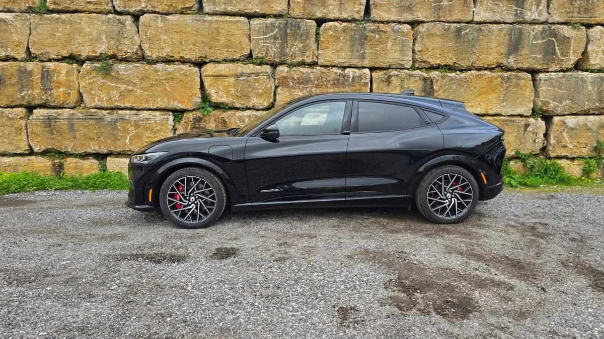 ford-mustang-2023-eletrico-0cc