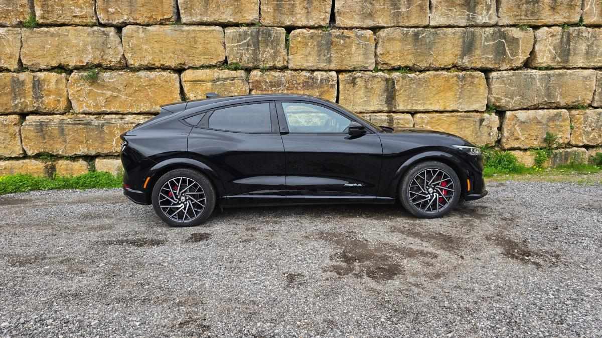 ford-mustang-2023-eletrico-0cc