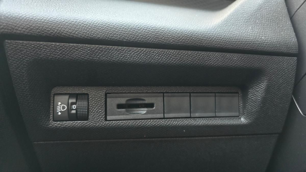 peugeot-308-sw-2022-diesel-1499cc