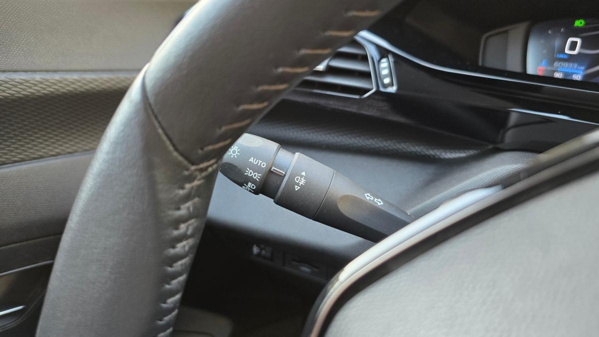 peugeot-308-sw-2022-diesel-1499cc