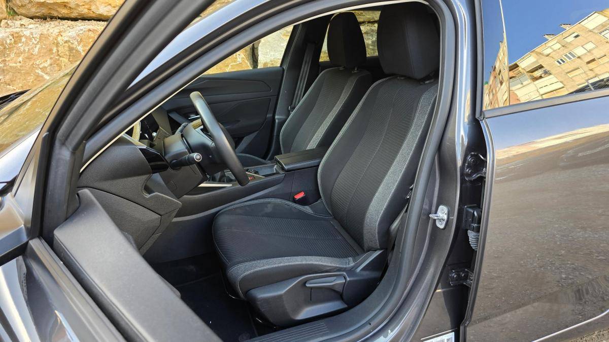 peugeot-308-sw-2022-diesel-1499cc