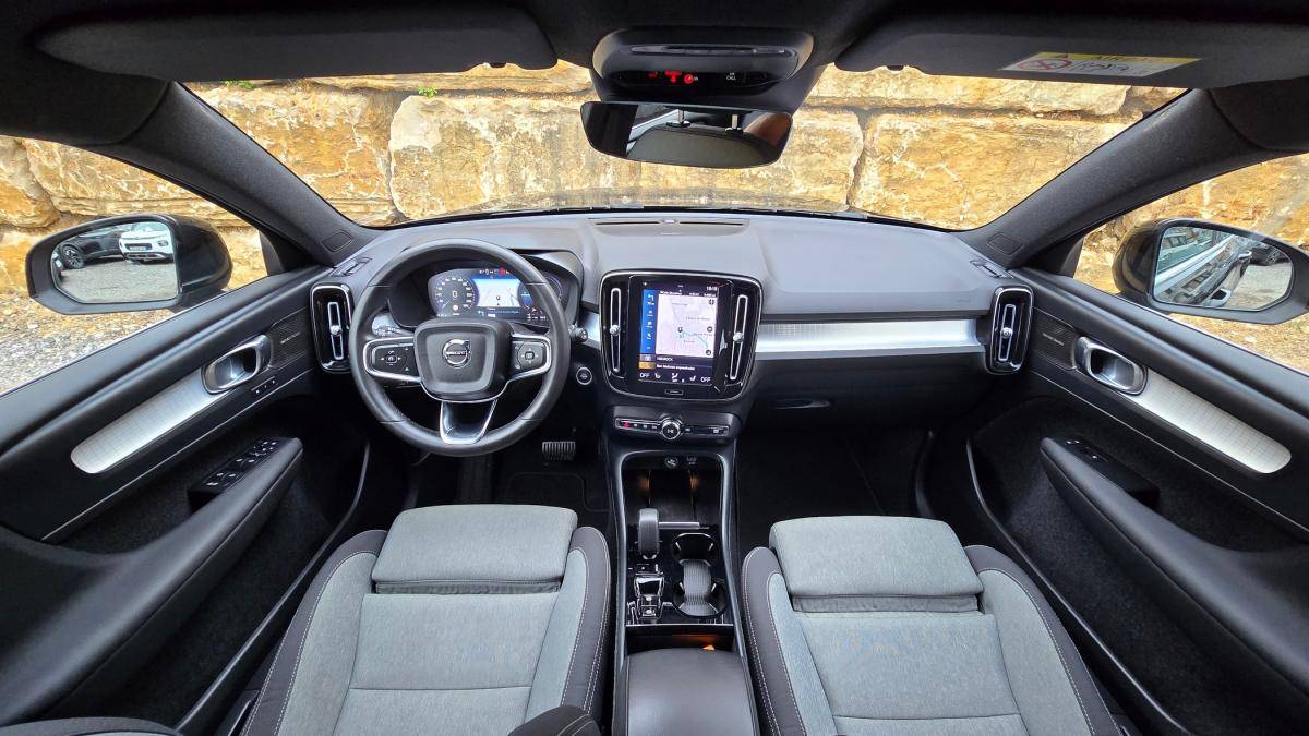 volvo-xc40-2023-hibrido-a-gasolina-1477cc