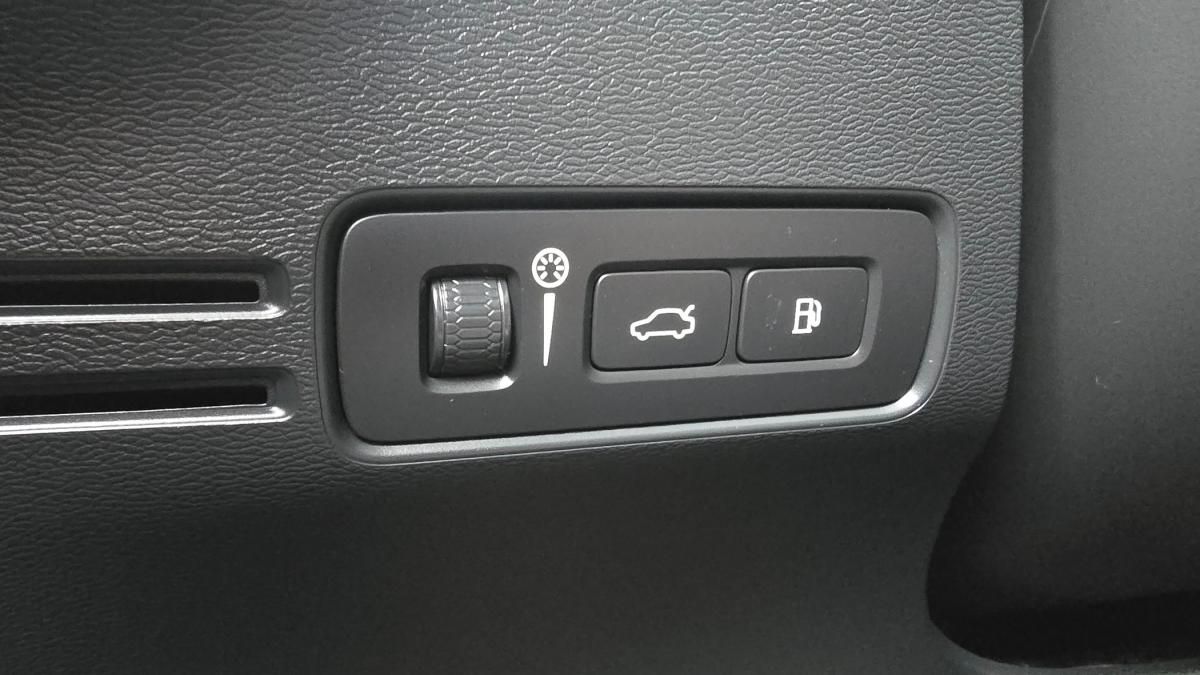 volvo-xc40-2023-hibrido-a-gasolina-1477cc