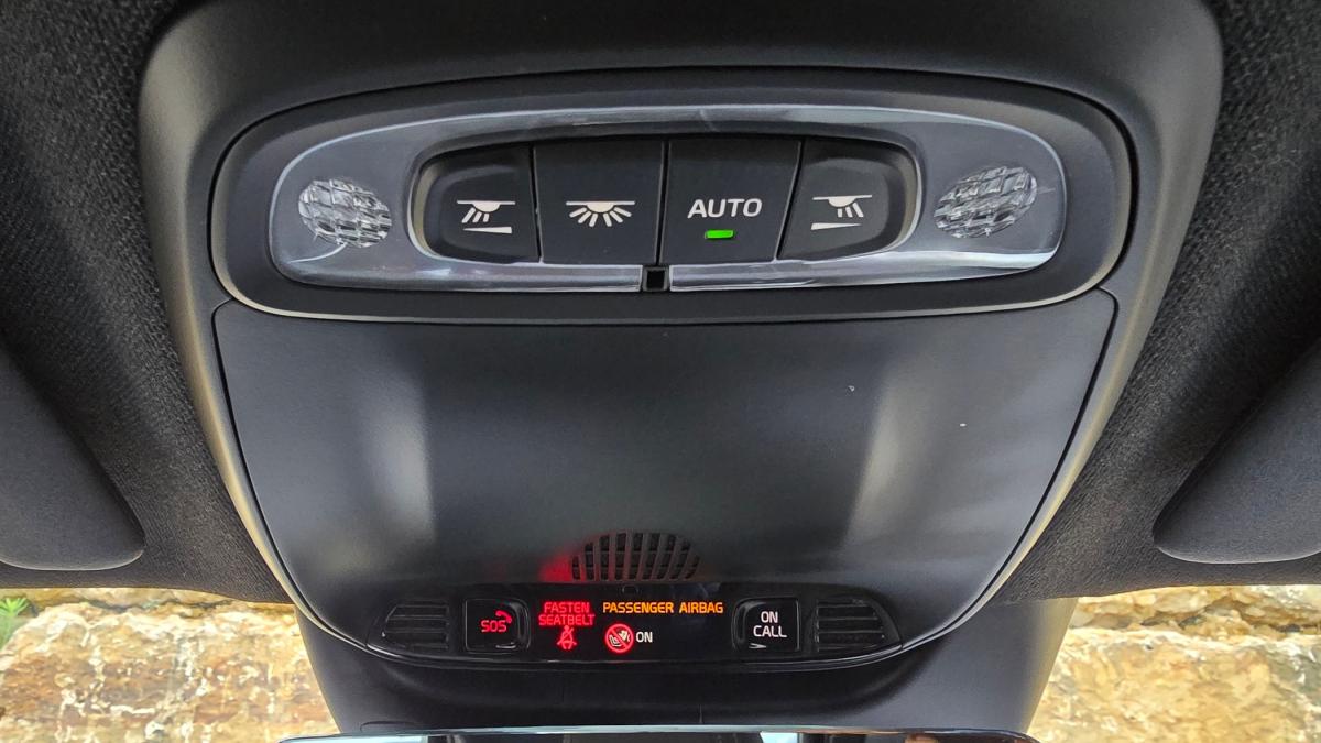 volvo-xc40-2023-hibrido-a-gasolina-1477cc