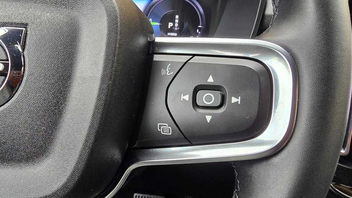 volvo-xc40-2023-hibrido-a-gasolina-1477cc