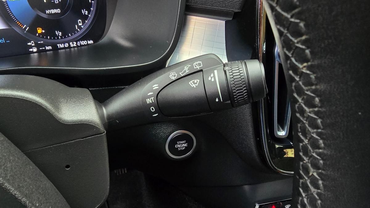volvo-xc40-2023-hibrido-a-gasolina-1477cc