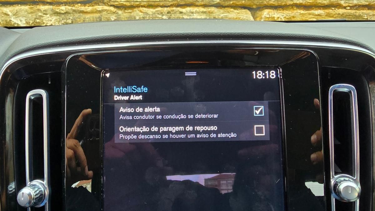 volvo-xc40-2023-hibrido-a-gasolina-1477cc